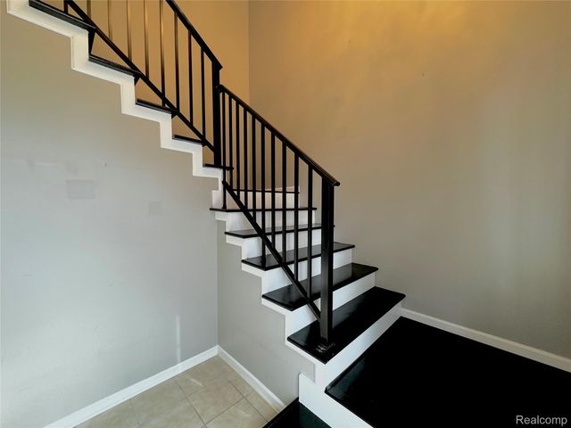 24208 Chesapeake Circle, Commerce Charter Township, MI 48390