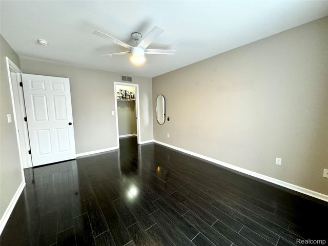 24208 Chesapeake Circle, Commerce Charter Township, MI 48390
