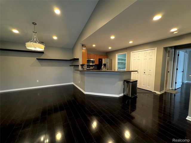 24208 Chesapeake Circle, Commerce Charter Township, MI 48390