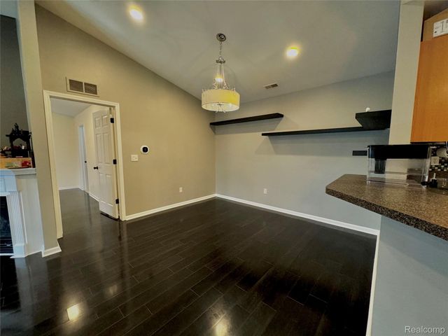 24208 Chesapeake Circle, Commerce Charter Township, MI 48390
