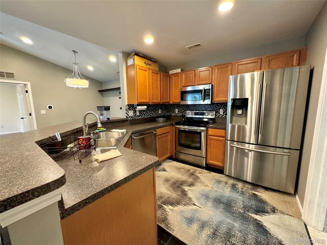 24208 Chesapeake Circle, Commerce Charter Township, MI 48390