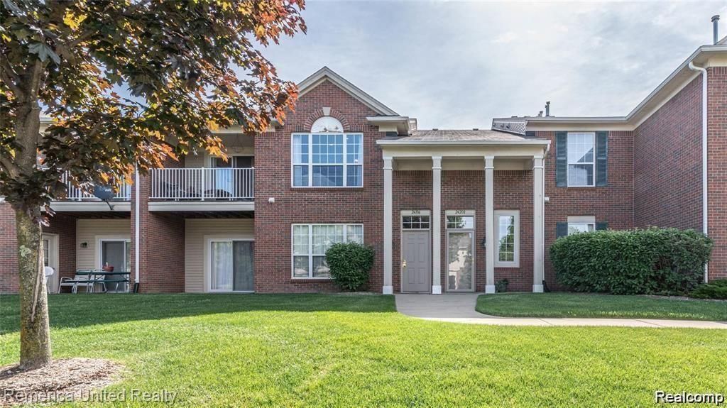 24208 Chesapeake Circle, Commerce Charter Township, MI 48390