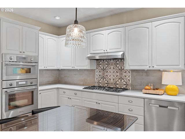 9930 Sw LUMBEE Ln, Tualatin, OR 97062
