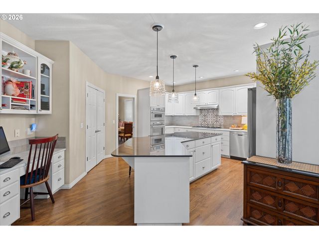 9930 Sw LUMBEE Ln, Tualatin, OR 97062
