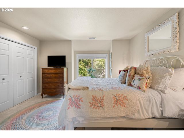 9930 Sw LUMBEE Ln, Tualatin, OR 97062