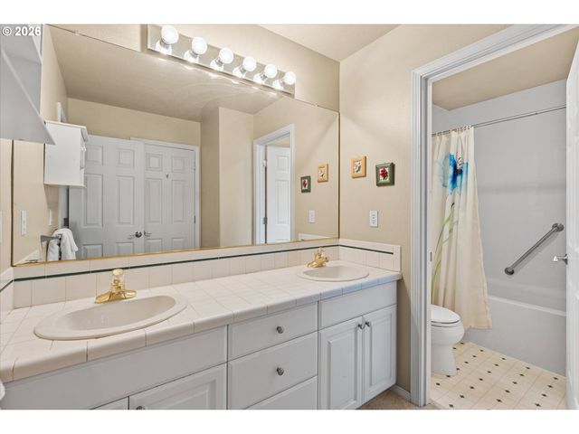 9930 Sw LUMBEE Ln, Tualatin, OR 97062
