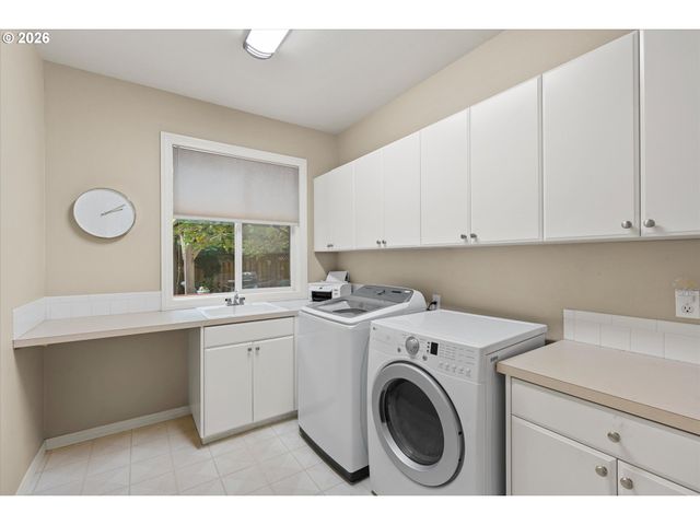 9930 Sw LUMBEE Ln, Tualatin, OR 97062