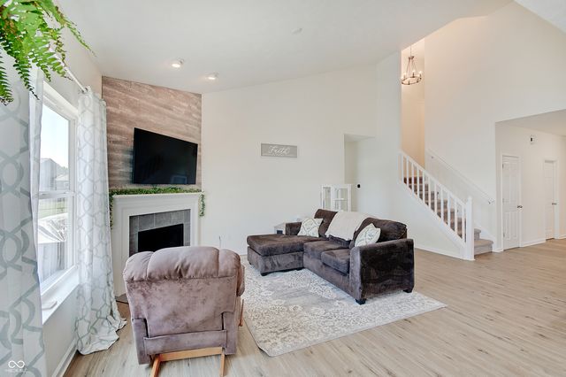 8727 Stoddard Lane, Indianapolis, IN 46217