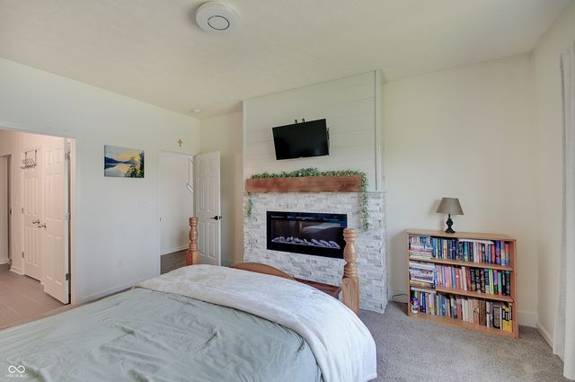 8727 Stoddard Lane, Indianapolis, IN 46217