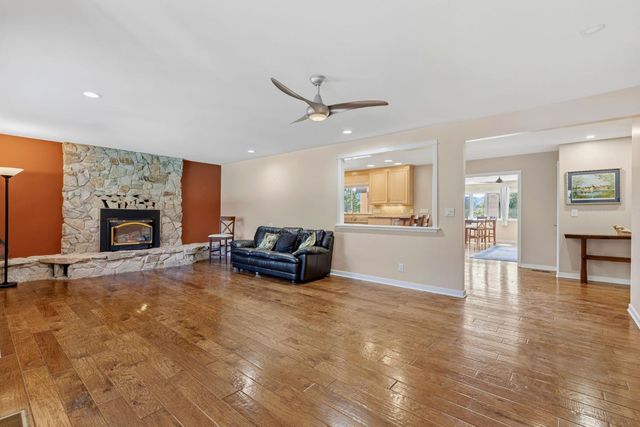 7101 Amoloc Ln, Lotus, CA 95651