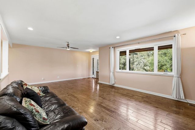 7101 Amoloc Ln, Lotus, CA 95651