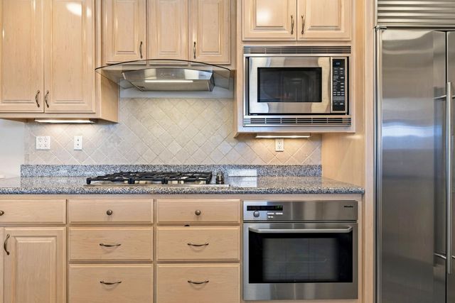 7101 Amoloc Ln, Lotus, CA 95651