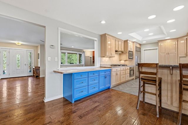 7101 Amoloc Ln, Lotus, CA 95651