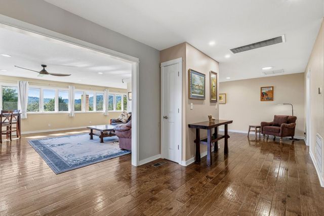 7101 Amoloc Ln, Lotus, CA 95651