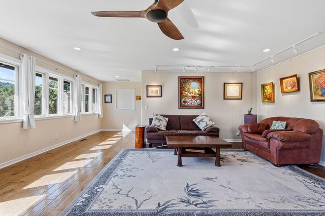 7101 Amoloc Ln, Lotus, CA 95651