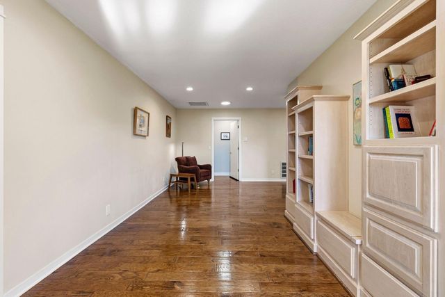 7101 Amoloc Ln, Lotus, CA 95651