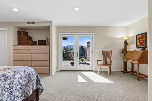 7101 Amoloc Ln, Lotus, CA 95651