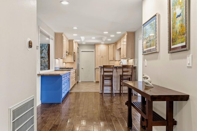 7101 Amoloc Ln, Lotus, CA 95651