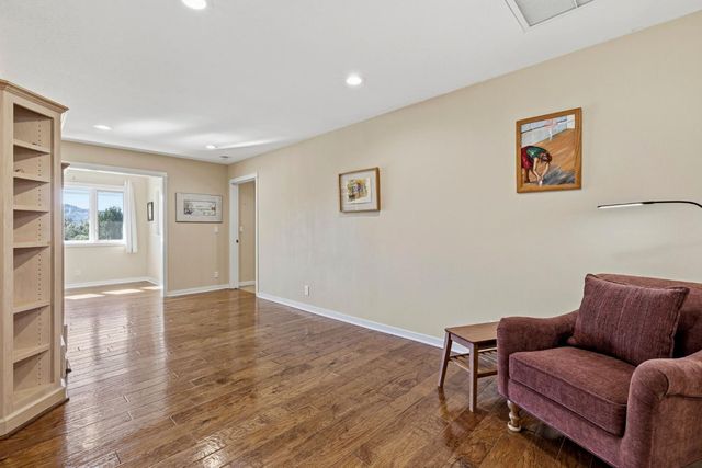 7101 Amoloc Ln, Lotus, CA 95651