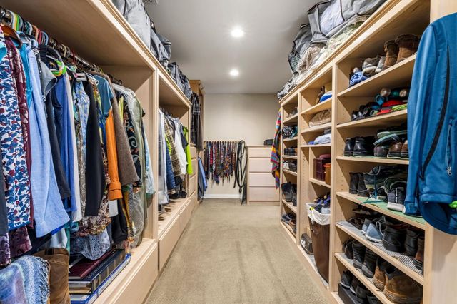 7101 Amoloc Ln, Lotus, CA 95651