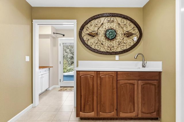 7101 Amoloc Ln, Lotus, CA 95651