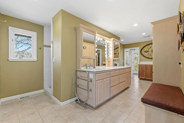 7101 Amoloc Ln, Lotus, CA 95651