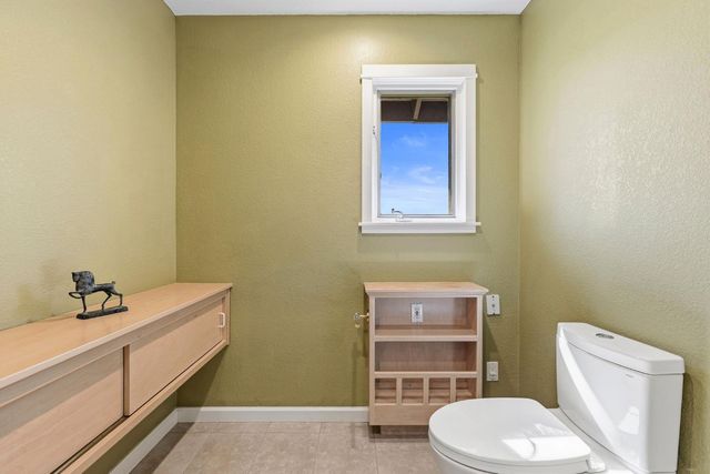 7101 Amoloc Ln, Lotus, CA 95651