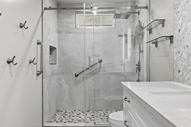 7101 Amoloc Ln, Lotus, CA 95651