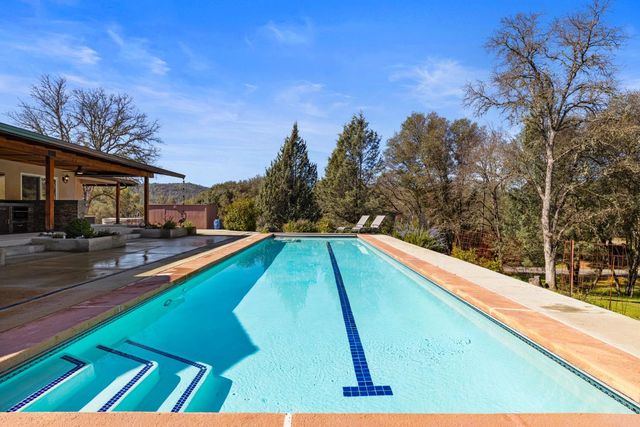 7101 Amoloc Ln, Lotus, CA 95651