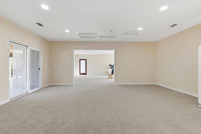 7101 Amoloc Ln, Lotus, CA 95651