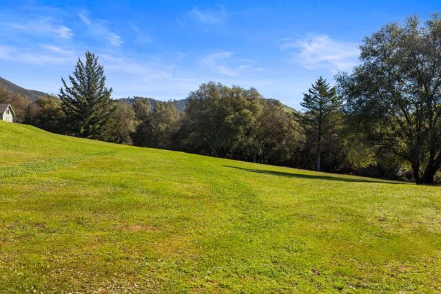 7101 Amoloc Ln, Lotus, CA 95651