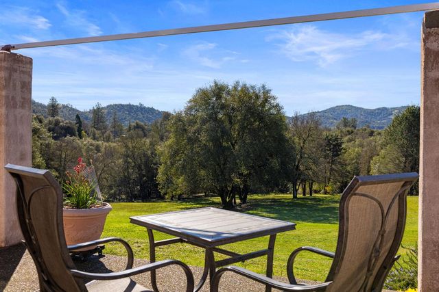 7101 Amoloc Ln, Lotus, CA 95651