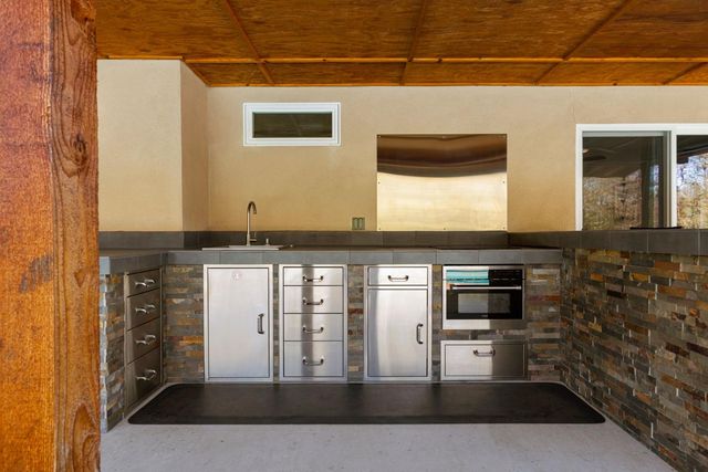 7101 Amoloc Ln, Lotus, CA 95651