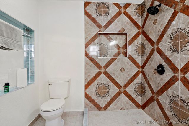 2200 N 166th Road, Mounds, OK 74047