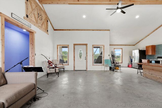 2200 N 166th Road, Mounds, OK 74047