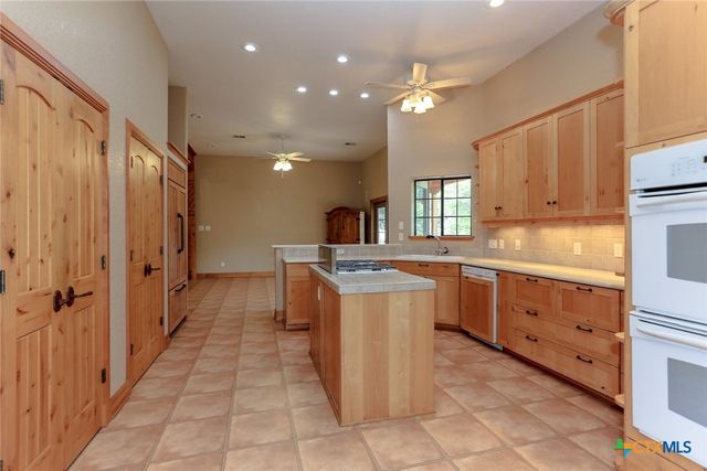 9776 Arroyo Drive, Belton, TX 76513