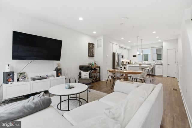 3118 SUNRISE WALK, Philadelphia, PA 19125