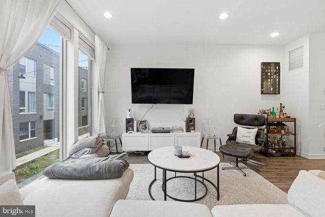 3118 SUNRISE WALK, Philadelphia, PA 19125