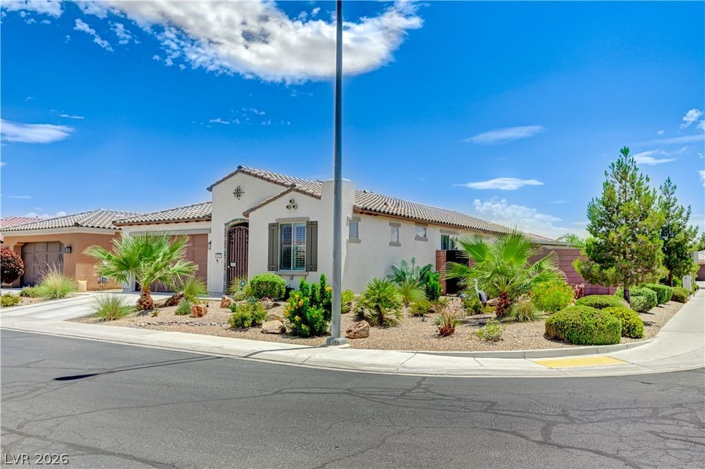 3605 Greenbriar Bluff Avenue, North Las Vegas, NV 89081 — photo 2