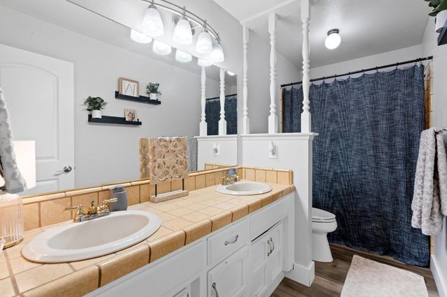 1762 Plymouth Avenue, Tulare, CA 93274