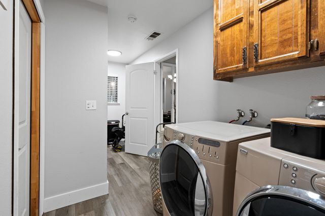 1762 Plymouth Avenue, Tulare, CA 93274