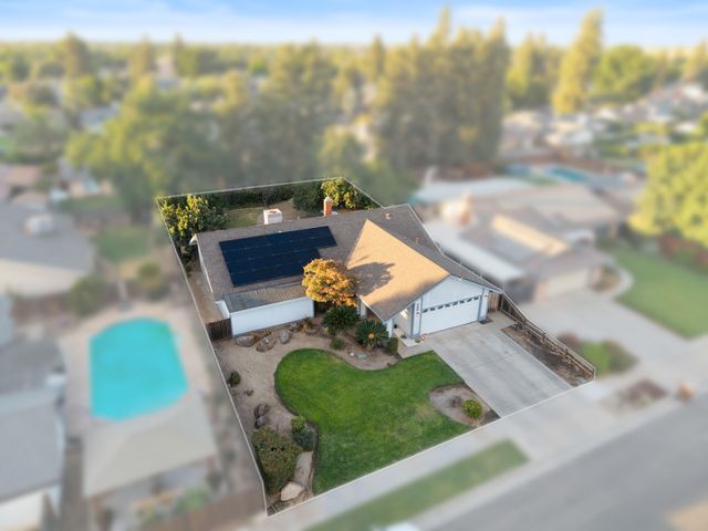 1762 Plymouth Avenue, Tulare, CA 93274