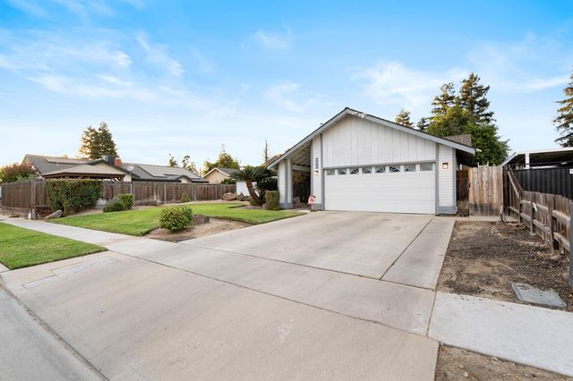 1762 Plymouth Avenue, Tulare, CA 93274