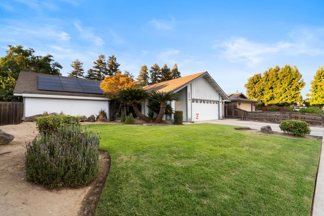 1762 Plymouth Avenue, Tulare, CA 93274