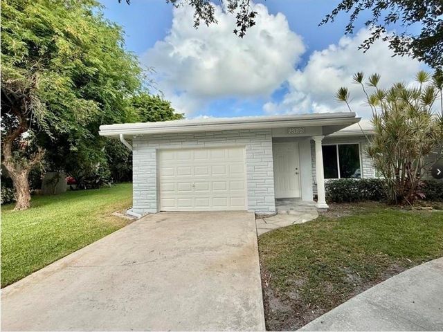 2382 NW 86th Lane, Coral Springs, FL 33065