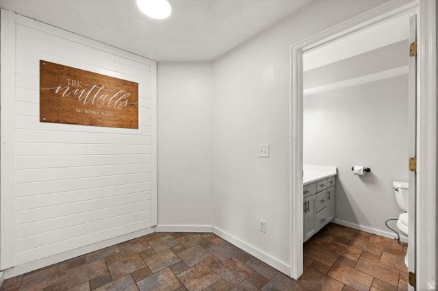 9229 S JEFFERSON CV, Sandy, UT 84070
