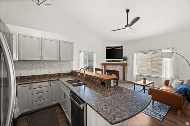 9229 S JEFFERSON CV, Sandy, UT 84070