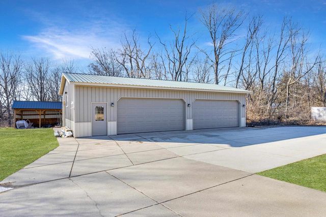 4805 Schneider Drive, Fitchburg, WI 53575