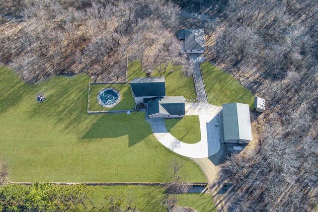 4805 Schneider Drive, Fitchburg, WI 53575