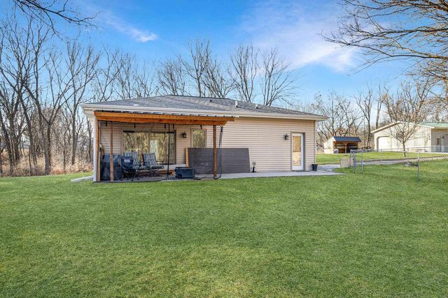 4805 Schneider Drive, Fitchburg, WI 53575